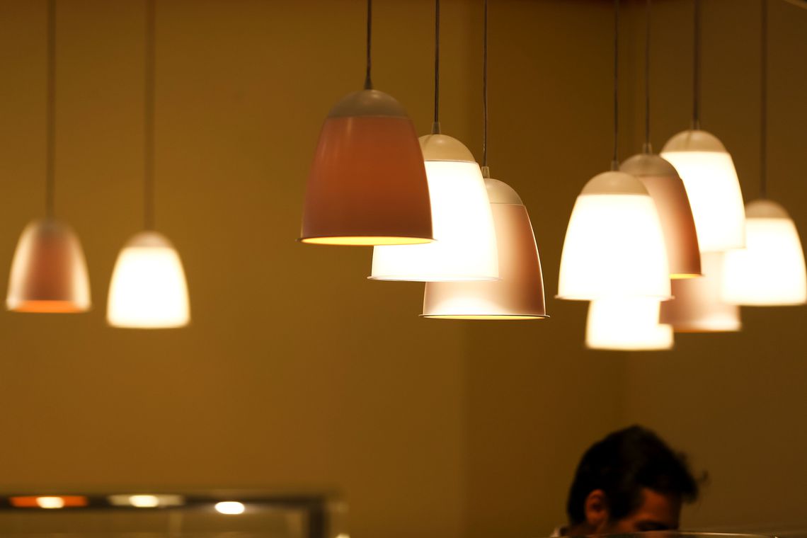 Brasília - O consumo de energia elétrica no país fechou os primeiros três meses do ano com queda acumulada de 4,2% em relação ao mesmo período do ano passado (Marcelo Camargo/Agência Brasil)