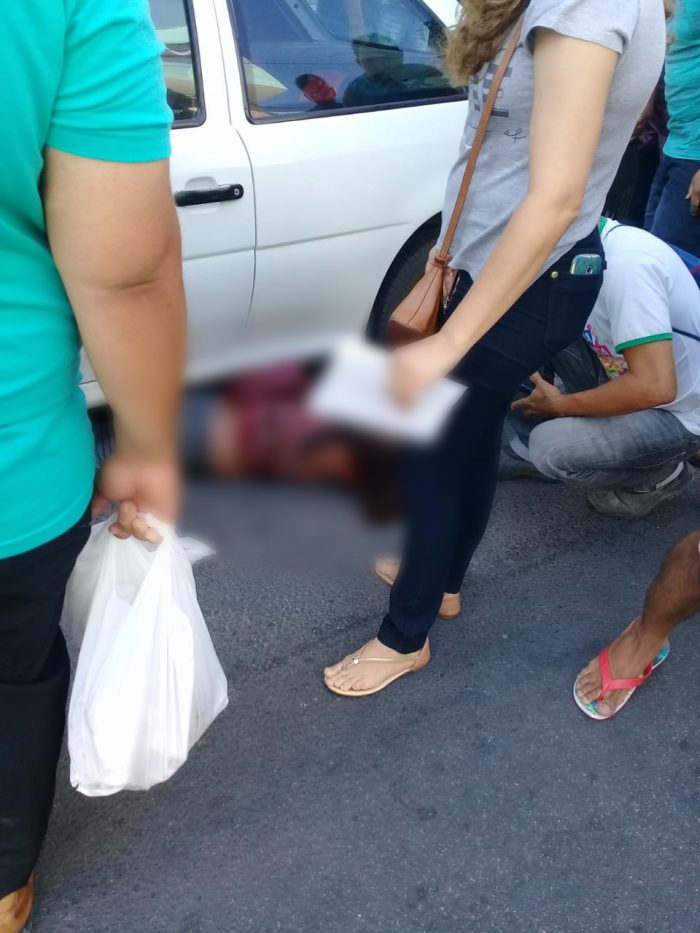 1 38 e1570456292251 Mulher é atropelada por carro no centro de Guanambi