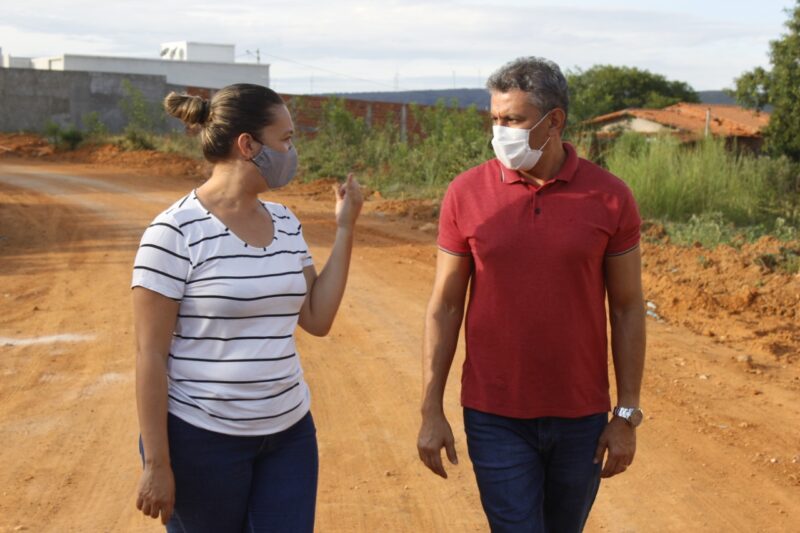 193557202102041 e1617461621888 Prefeito em exercício Arnaldo Azevedo vistoria terreno onde serão construídas casas populares em Morrinhos