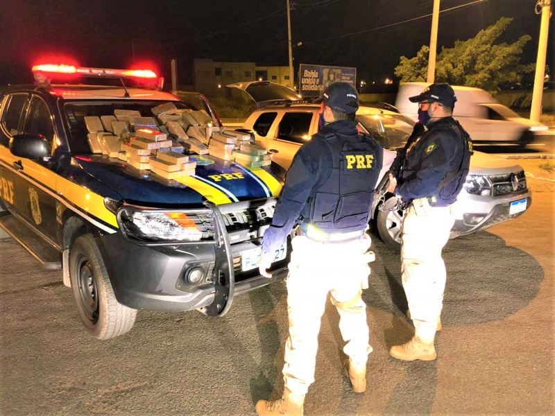 11 5 800x600 1 PRF apreende quase 100 Kg de pasta base de cocaína em Caetité