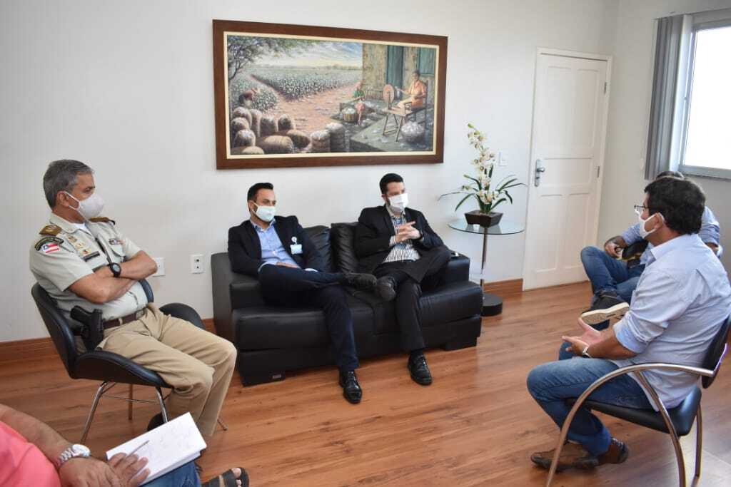 419ca319 bbd4 4df4 b930 32e3bc4a1e5b Prefeito Jairo estabelece parceria com a Caixa Econômica Federal para assegurar comodidade a população