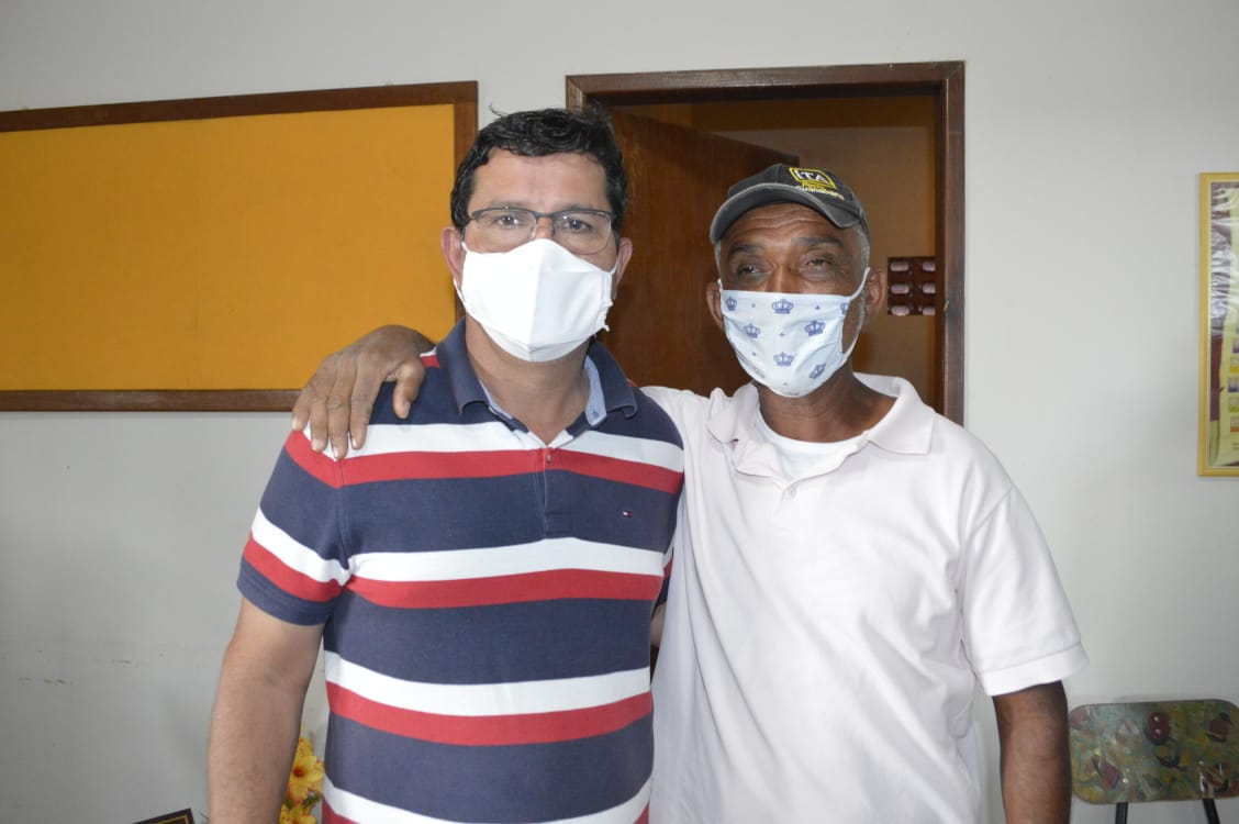 97911113320200308 Prefeito de Guanambi ouve e atende demandas da zona rural