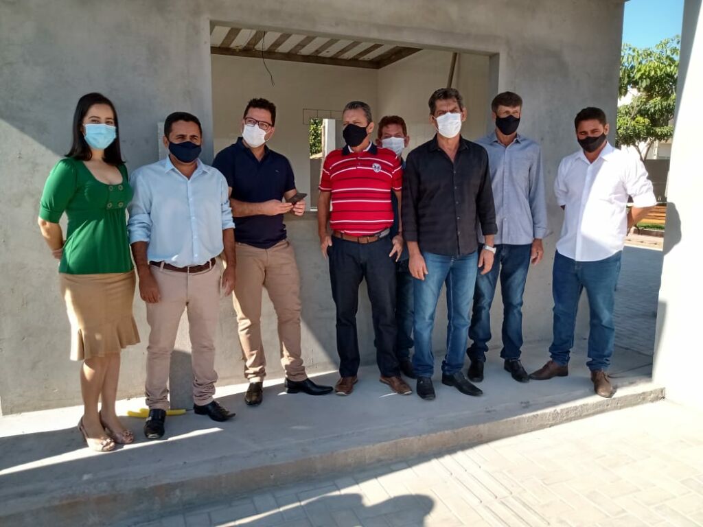 TANQUE NOVO 1 Deputado Charles Fernandes visita Tanque Novo e anuncia alocação de recursos