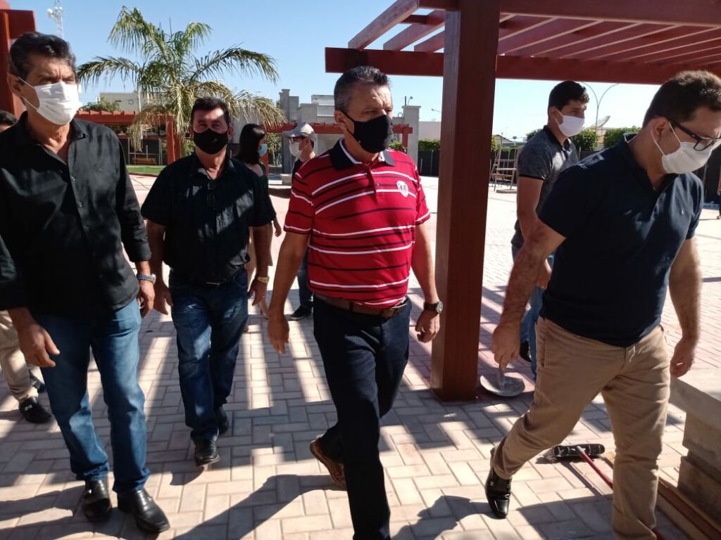 TANQUE NOVO 6 Deputado Charles Fernandes visita Tanque Novo e anuncia alocação de recursos