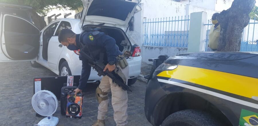 WhatsAppImage20210414at16.48.39 PRF desarticula e prende integrantes de quadrilha responsável por cometer furto a lojas comerciais do interior da Bahia