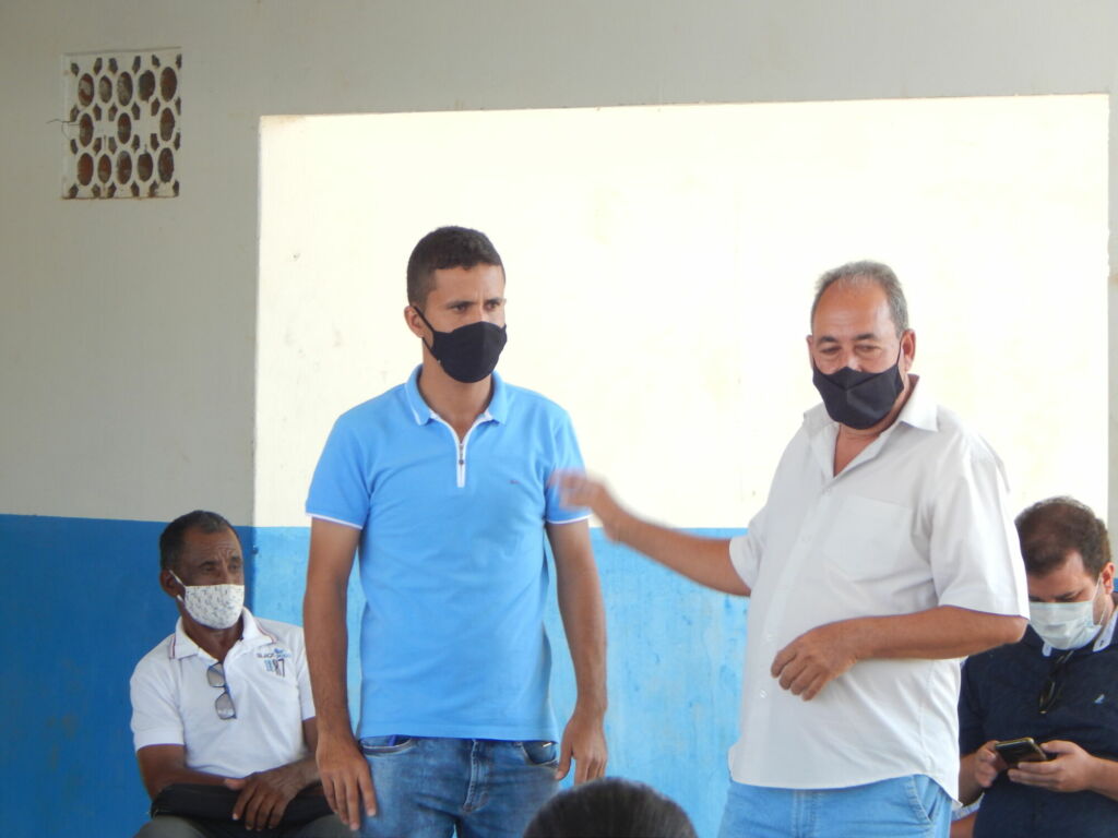 DSCN5394 Prefeito de Serra do Ramalho se reúne com representantes das Associações Agrícolas