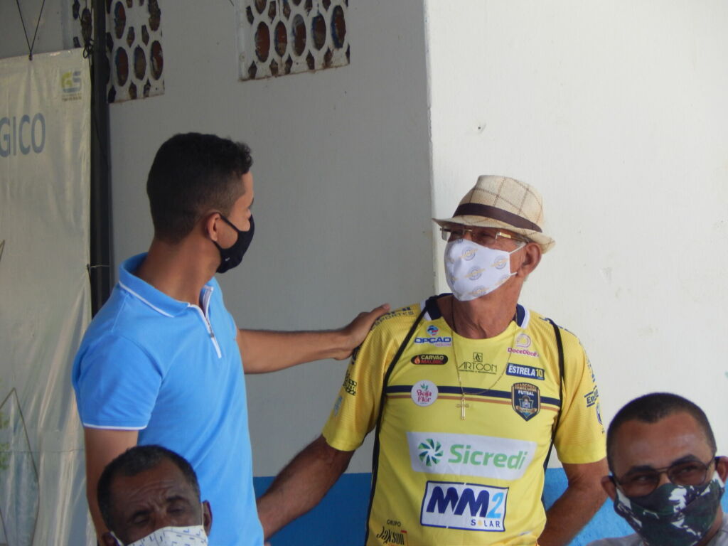 DSCN5411 Prefeito de Serra do Ramalho se reúne com representantes das Associações Agrícolas