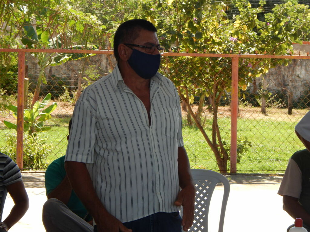 DSCN5427 Prefeito de Serra do Ramalho se reúne com representantes das Associações Agrícolas