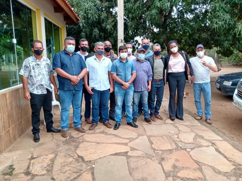 BA 263 2 Deputado Federal Charles Fernandes visita obras de pavimentação da BA-263 que liga Licínio de Almeida a Urandi