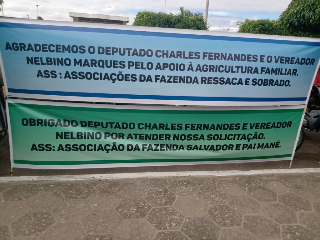 CANDIBA 3 Deputado Federal Charles Fernandes entrega tratores agrícolas em Candiba