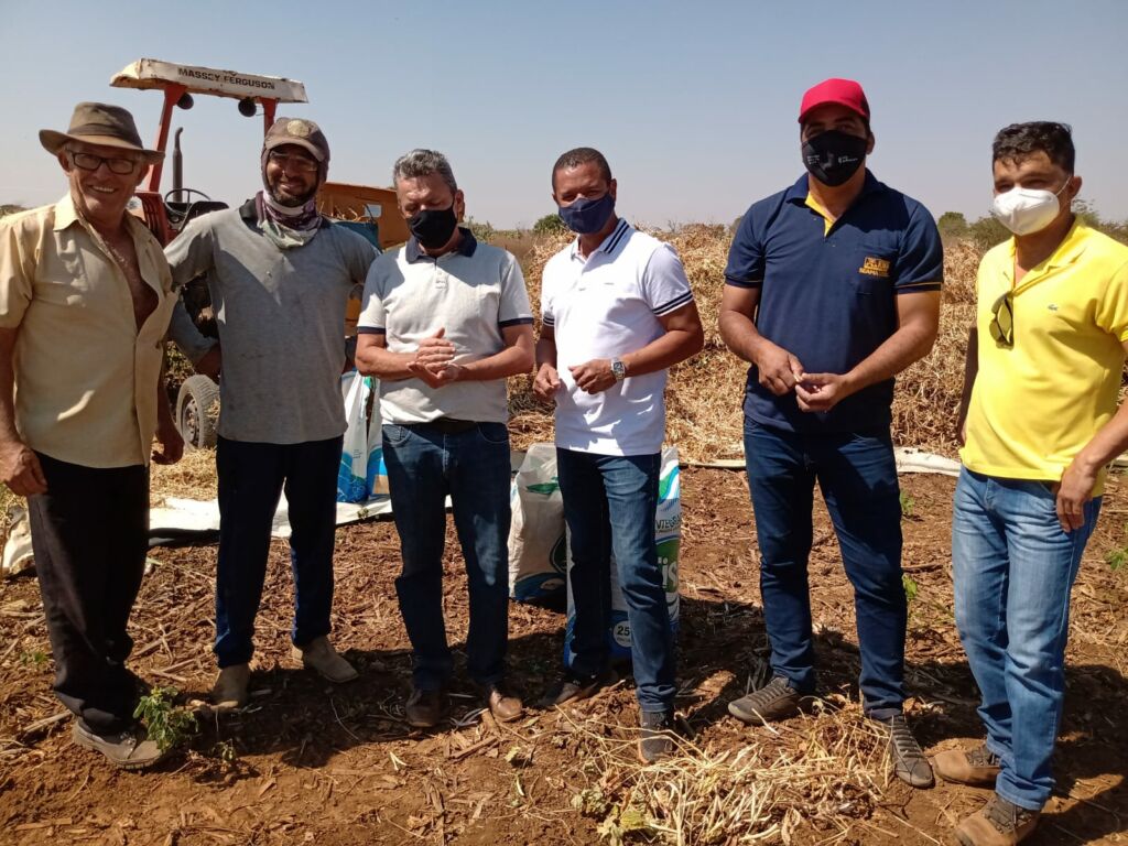 PLANTACAO IUIU 5 Deputado Charles Fernandes entrega poços artesianos em comunidades rurais de Iuiu