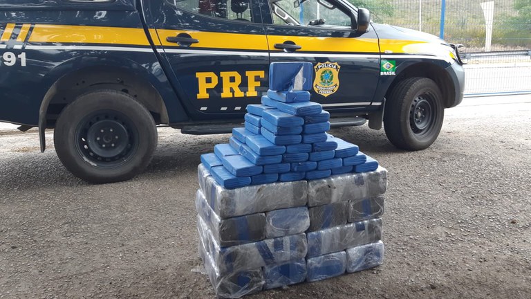 d145934f 80ab 42d3 8b41 8170d7951a7c PRF na Bahia apreende 225 Kg de cloridrato de cocaína e causa um prejuízo de quase 34 milhões de reais ao crime organizado