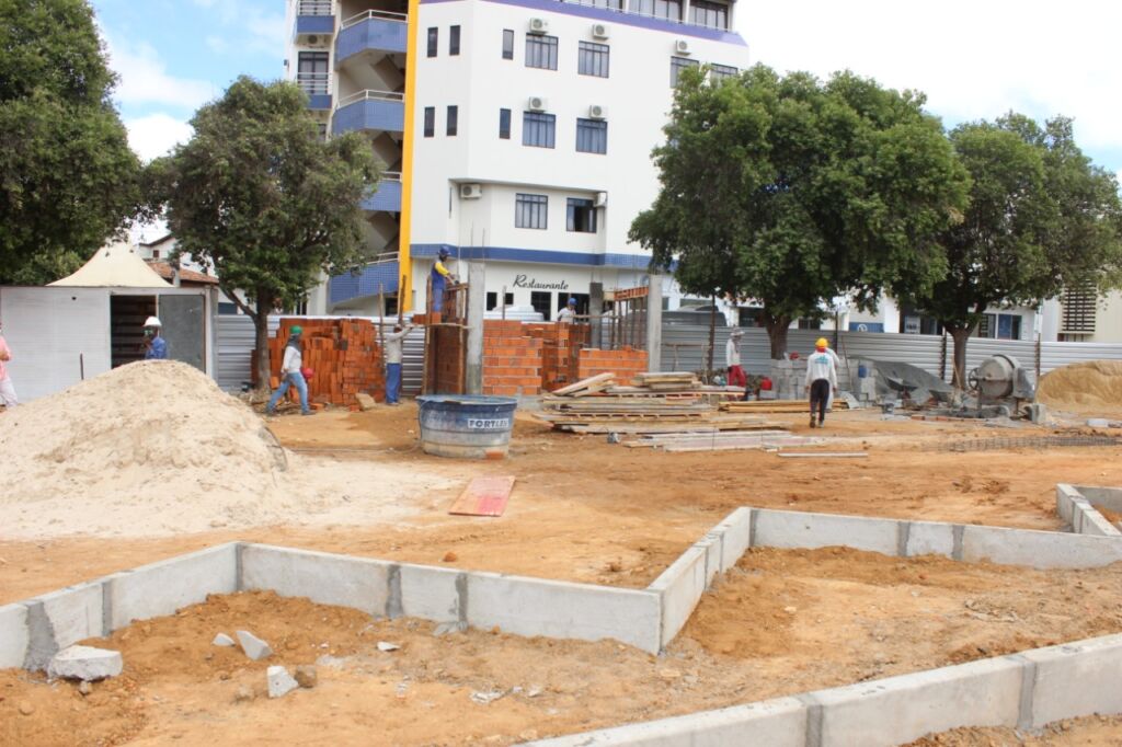 115752202120081 Segue a ritmo acelerado as obras da nova Praça José Ferreira em Guanambi; data de inauguração já está marcada