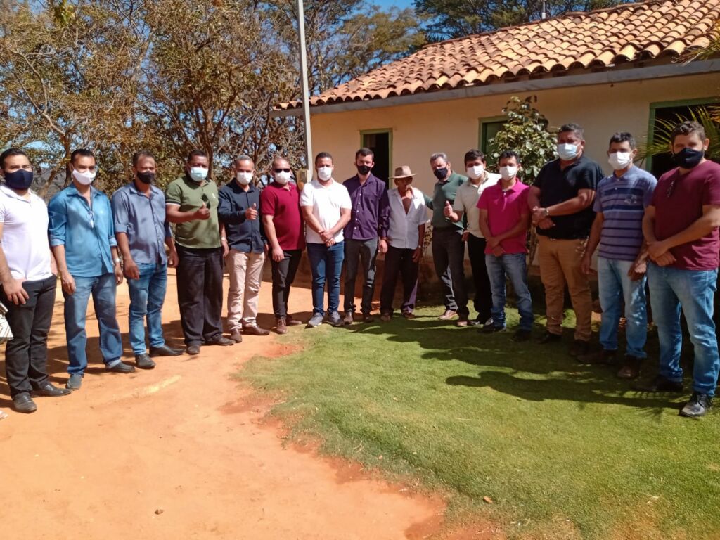 AGENDA BOTUPORA E URANDI 8 Deputado Charles Fernandes cumpre agenda em Botuporã e Urandi anunciando liberação de recursos