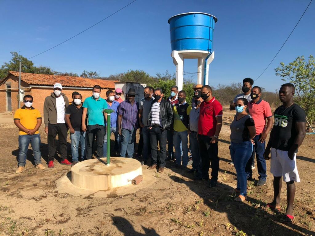 MALHADA 1 Deputado Charles Fernandes entrega benefícios para agricultura familiar em Malhada