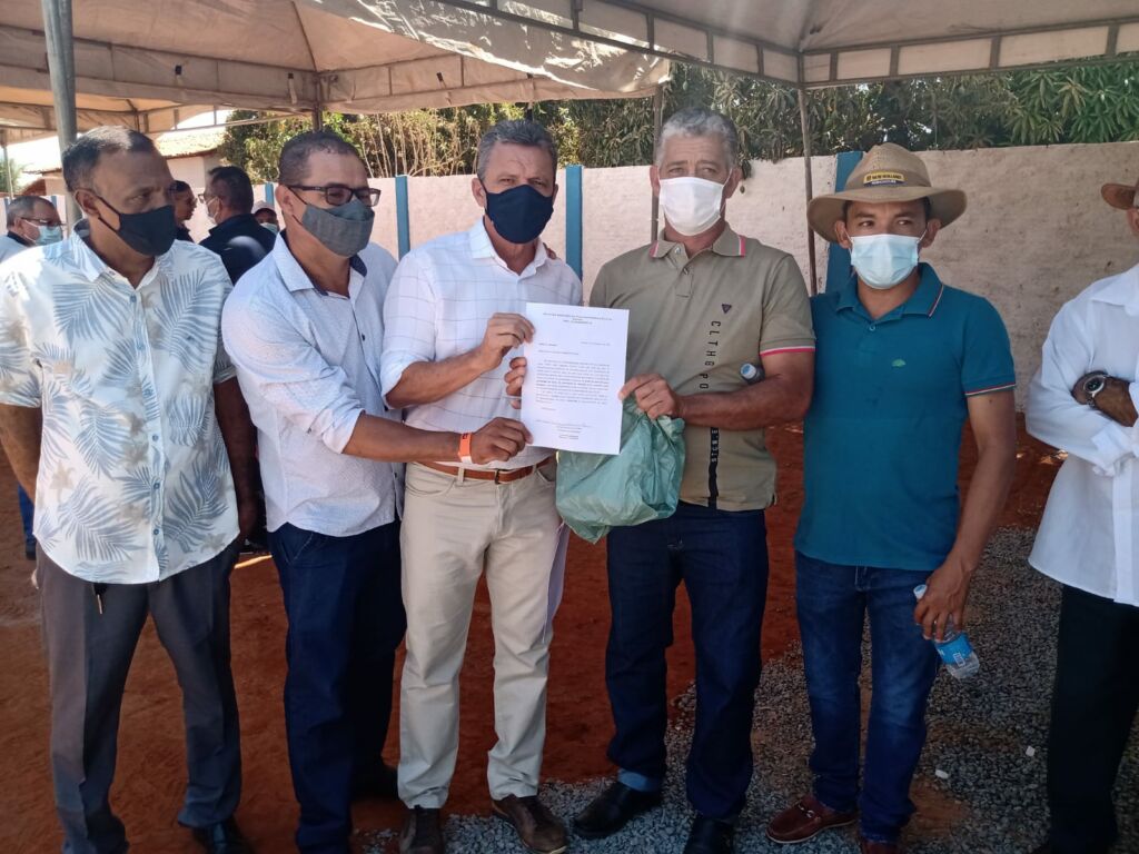 AGENDA IUIU 3 Deputado Charles Fernandes destaca importância da pavimentação asfáltica de trecho da BA-160 em Iuiu