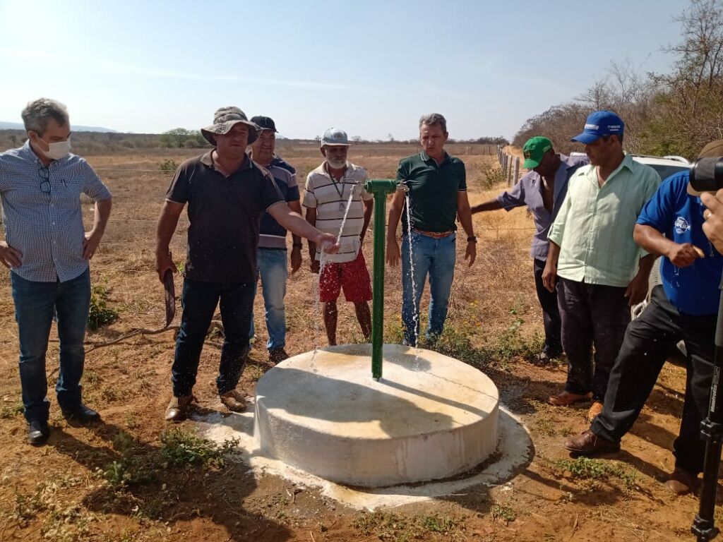 AGENDA SEBASTIAO LARANJEIRAS 4 Deputado Charles Fernandes em parceria com o Prefeito Dr. Pedro, entrega poços artesianos em Sebastião Laranjeiras