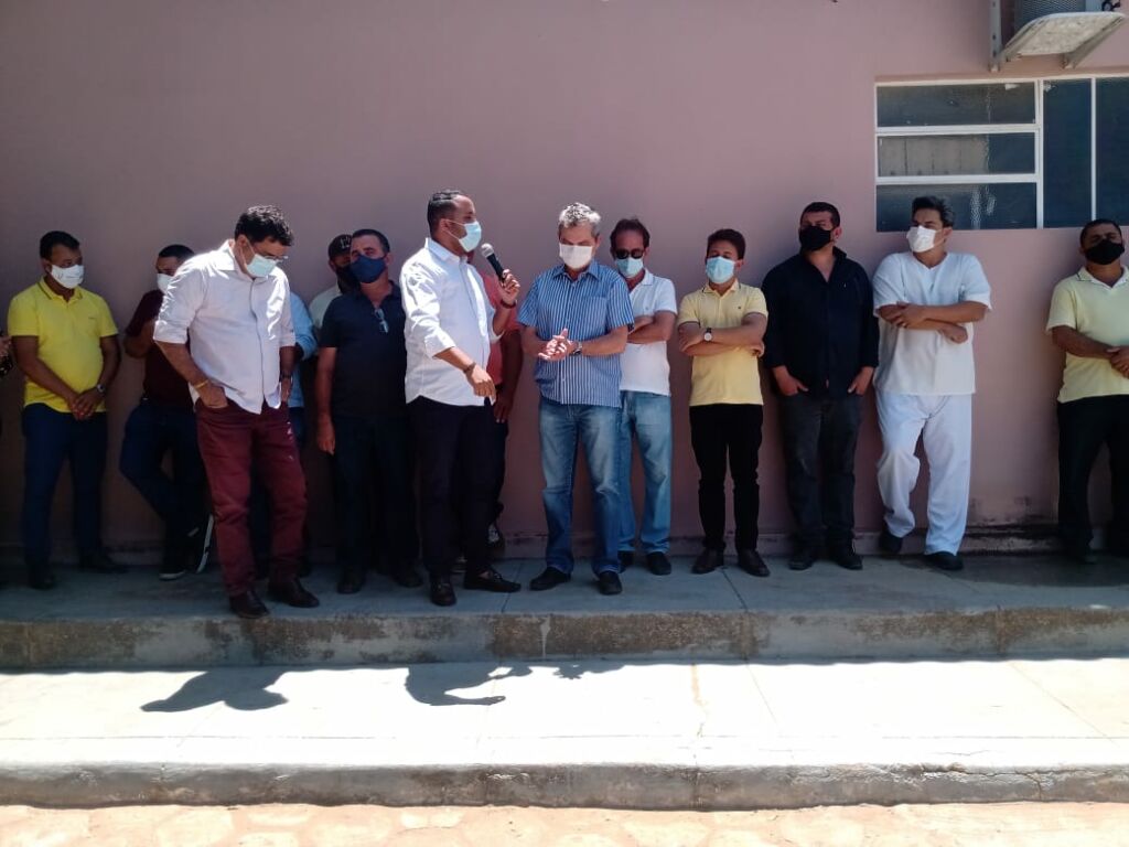 raio x 7 Prefeito Dr. Pedro Malheiros entrega moderno aparelho de raio-x para o Hospital Municipal, pondo fim a apagão de 12 anos na saúde
