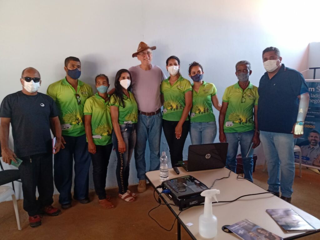 WhatsApp Image 2021 10 01 at 20.32.23 1 Prefeitura de Urandi realiza palestra sobre o cultivo intensivo da palma