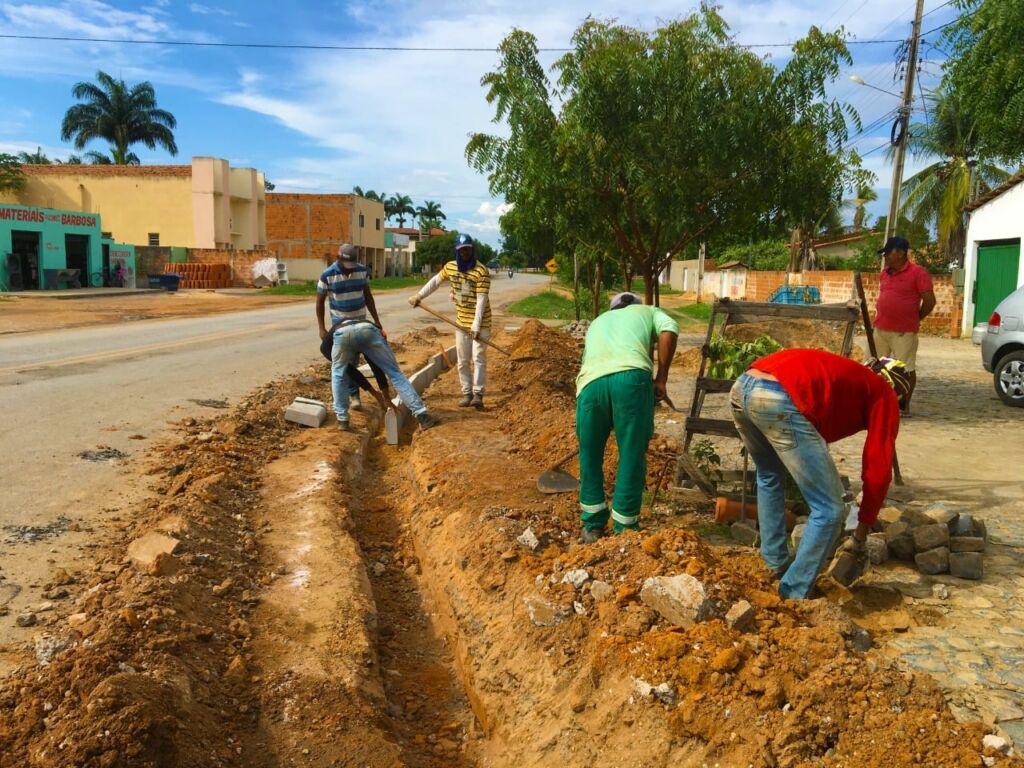 259513880 1553336808348945 5465377316670346297 n Obras de recuperação do trevo na Agrovila 10 em Serra do Ramalho tem inicio
