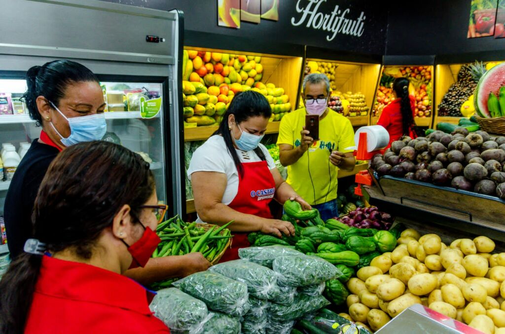 IMG 20211128 WA0033 Reinauguração do Supermercado O Castro em Guanambi