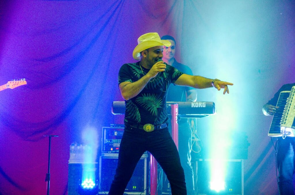 268299531 1305434549868405 7624197087054741945 n Prefeitura de Candiba realiza festa de confraternização dos Garis