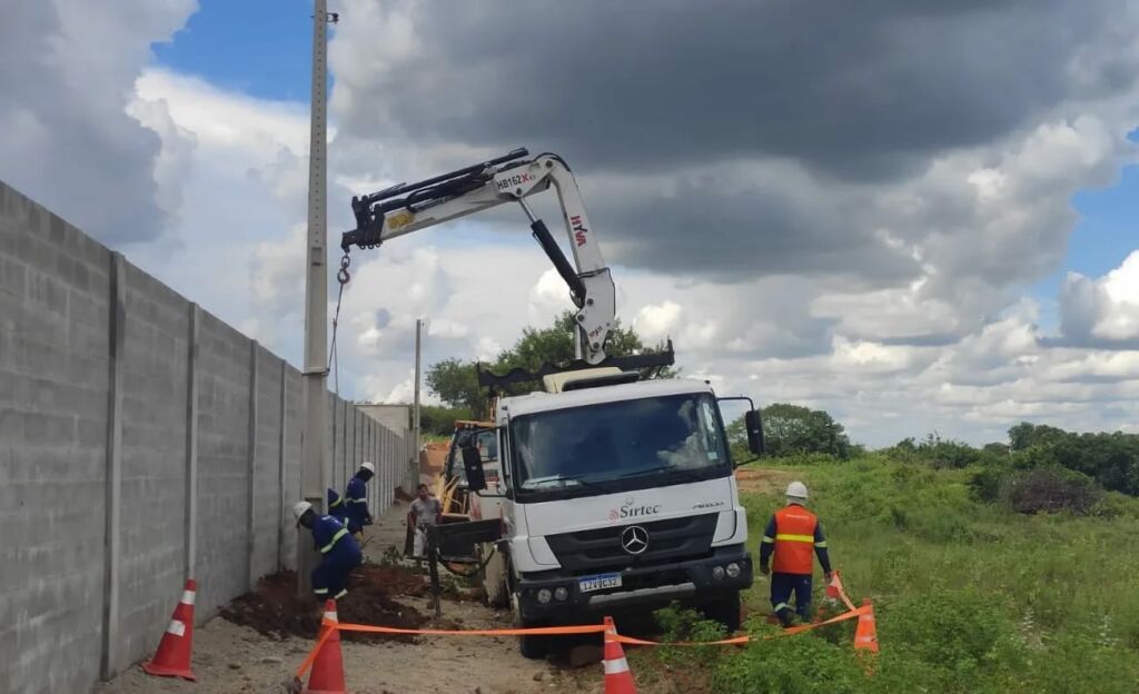 39916482120222801 Após o período de chuvas em toda região, a Prefeitura Municipal de Candiba intensificou os trabalhos de recuperação por todo o município