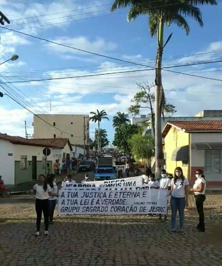 Igapora violencia 1 768x919 1 Igaporã: multidão protesta contra violência durante sepultamento de jovem assassinado