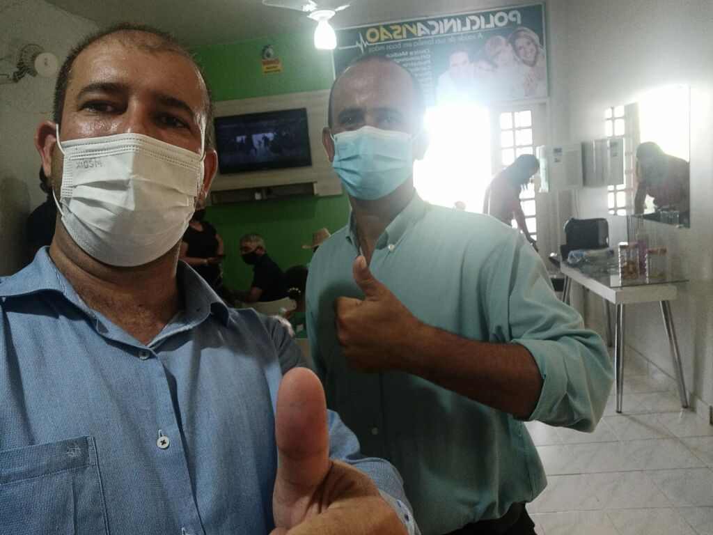 WhatsApp Image 2022 01 17 at 09.56.55 Pré-candidato a Deputado Estadual, Léo Visão recebe vereador de Oliveira dos Brejinhos e discute anseios da comunidade