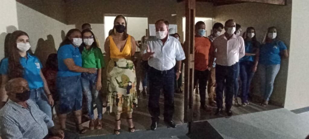 WhatsApp Image 2022 01 29 at 22.04.55 1 Prefeito de Candiba investe na humanização do atendimento na saúde e entrega sede provisória de UBS em Pilões