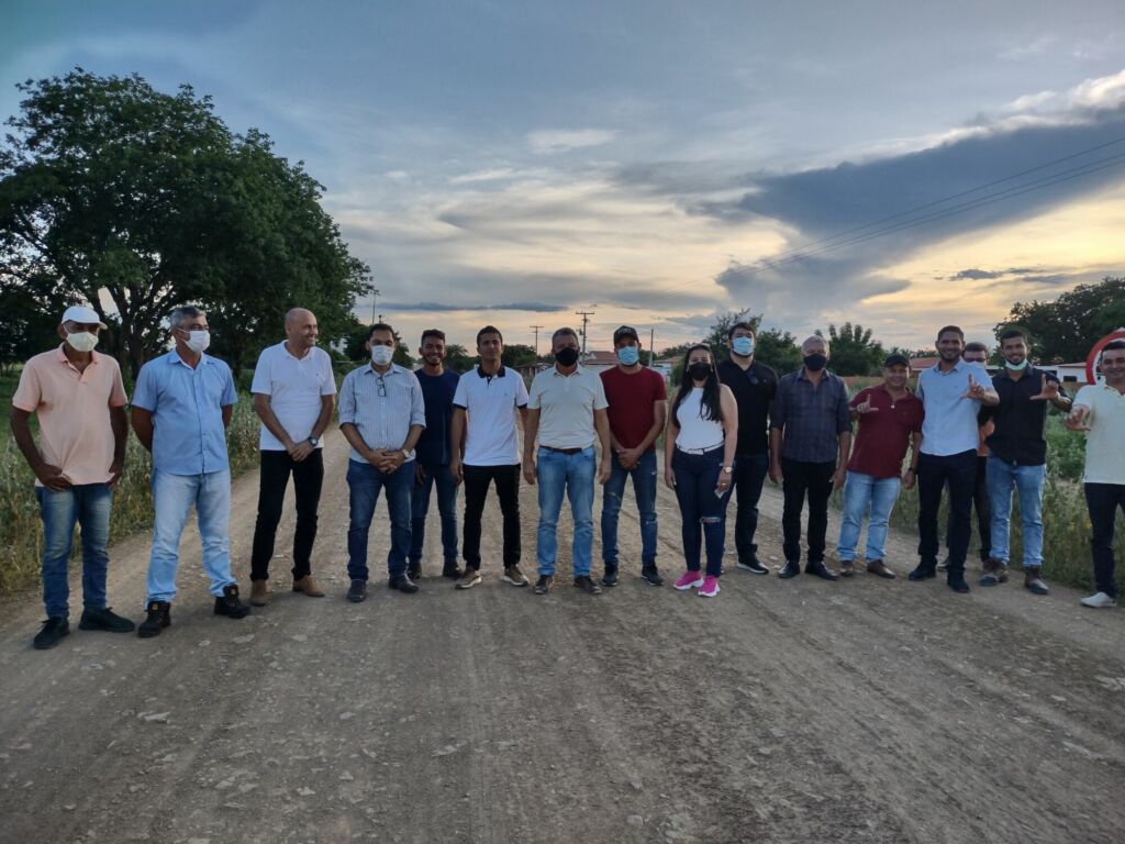 SERRA DO RAMALHO 5 Deputado Charles Fernandes entrega benefícios em Feira da Mata e Serra do Ramalho