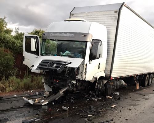 WhatsApp Image 2022 04 06 at 10.25.03 Homem morre após colisão envolvendo caminhonete e caminhão na BA-617, em Ibiassucê