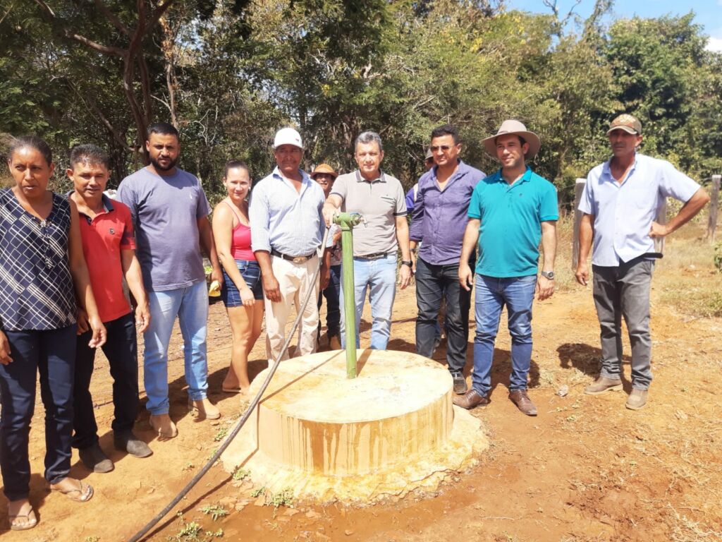 WhatsApp Image 2022 05 07 at 15.10.40 Deputado Charles Fernandes entrega poço artesiano em comunidade rural de Carinhanha