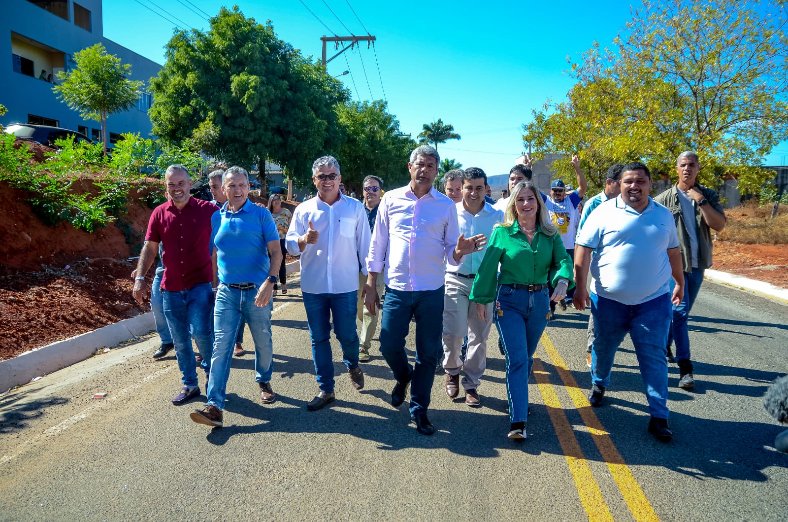 80b3bdfc 4b02 444b ade4 bac820fc5175 Deputado Charles Fernandes prestigia ato de entrega de obras em Urandi e destaca conquistas para a comunidade