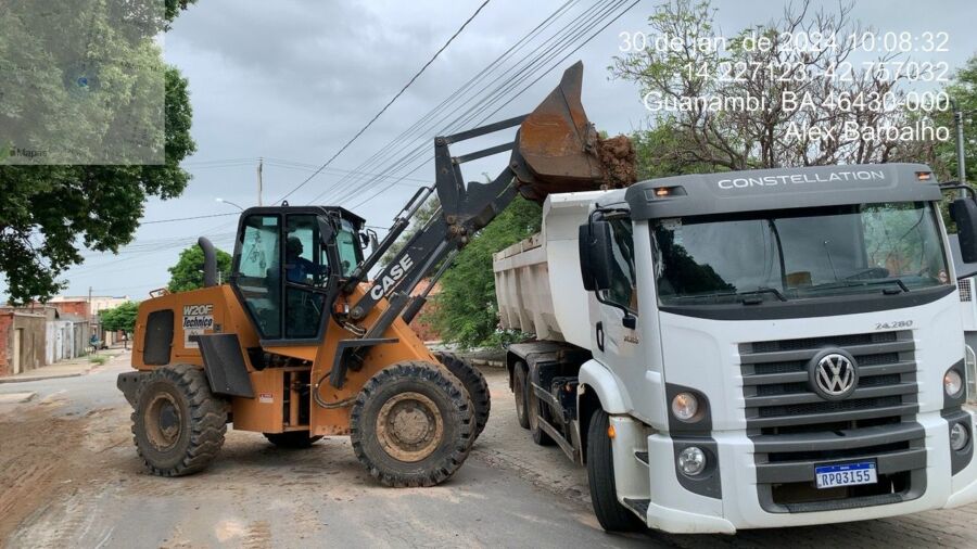 WhatsApp Image 2024 01 31 at 11.03.01 Após previsão de estiagem, Prefeitura de Guanambi intensifica recuperação de vias danificadas pelos mais de 700mm de chuvas