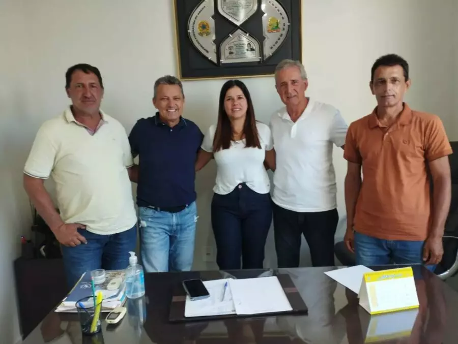 430163439 948244153534605 6581930633581024096 n Deputado Charles Fernandes dialoga com diversas lideranças e encaminha demandas dos municípios da região