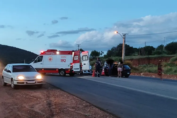 9600 achei sudoeste brumado colisao entre dois veiculos deixa um morto Motorista morre após colisão entre dois veículos na BA-148 em Brumado