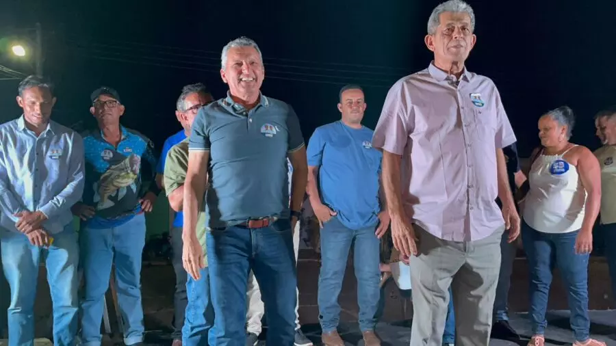 FEIRA DA MATA Deputado Charles Fernandes participa de comícios em apoio aos candidatos da região
