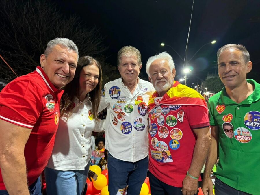 CAETITE Deputado Charles Fernandes participa ativamente do encerramento de campanhas em cidades da região