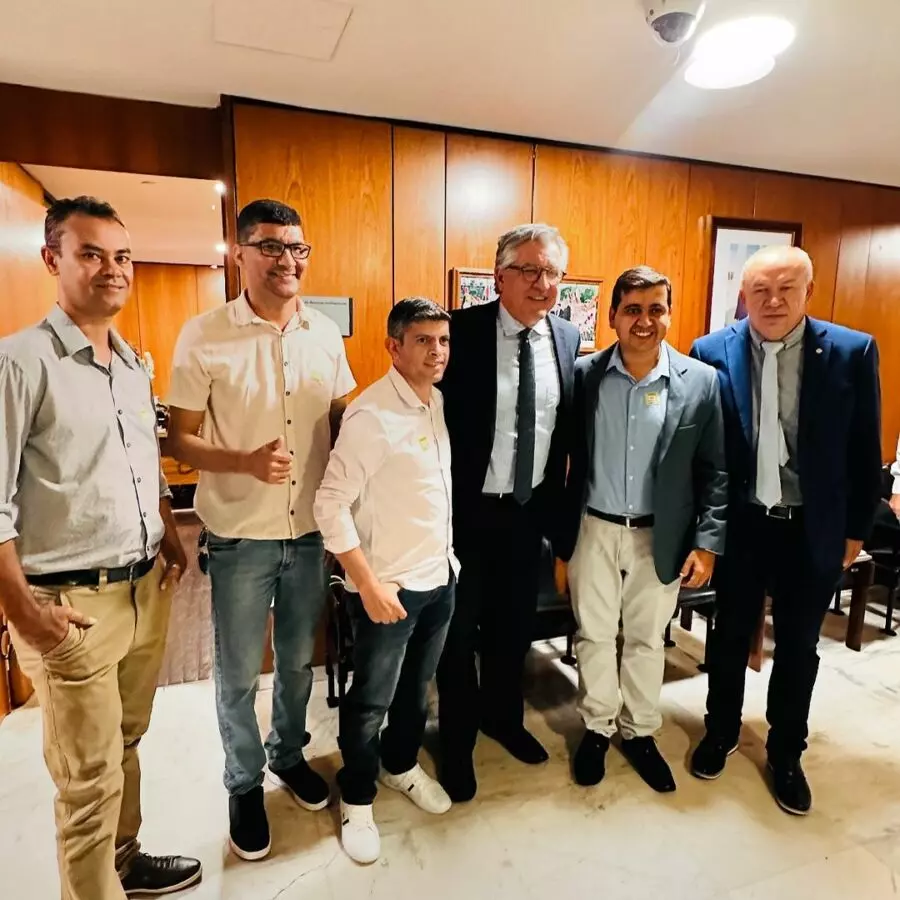 Snapinsta.app 466942238 18289699354232903 6425338562718941464 n 1080 Prefeito de Urandi, Warlei Oliveira, busca investimentos para o município em Brasília