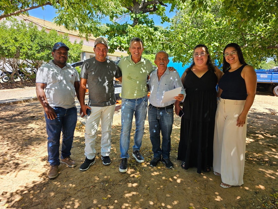 CANDIBA Deputado Charles Fernandes entrega equipamentos agrícolas para comunidades rurais da região