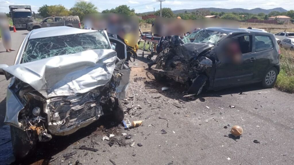 ACIDENTE GUANAMBI Cinco pessoas morrem em grave colisão na BR-030, em Guanambi