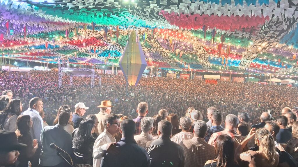 WhatsApp Image 2025 06 20 at 12.19.27 Mais de 80 mil pessoas já compareceram nos dois primeiros dias do São João do Gurutuba