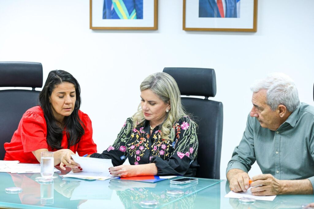 MEDEIROS NETO SEC Ivana Bastos vai à SEC, assegura investimentos e reforça novas demandas dos municípios