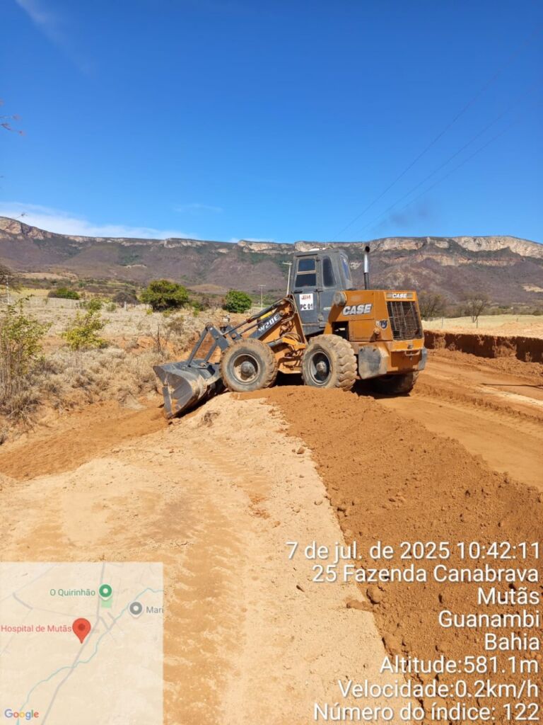 WhatsApp Image 2025 07 09 at 11.17.49 SEINFRA avança com obras de terraplanagem para asfaltamento da via que dá acesso a Unidade Mista de Saúde de Mutãs