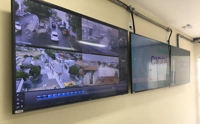 Cicom Guanambi Homem com mandado de prisão por pensão é identificado por câmeras e detido no centro de Guanambi