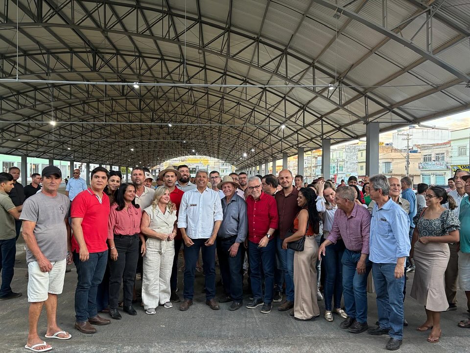 SaveClip.App 526703305 18039018167653853 7193593893117532786 n 1 Prefeita Valdinha marca presença em visita do governador Jerônimo Rodrigues em Caculé