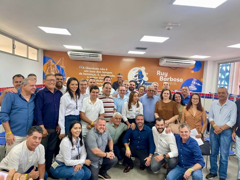 SaveClip.App 532195776 18084005509853543 2122427511518957336 n Prefeito de Urandi participa de agenda com secretária de Saúde e governador para tratar de melhorias na saúde regional