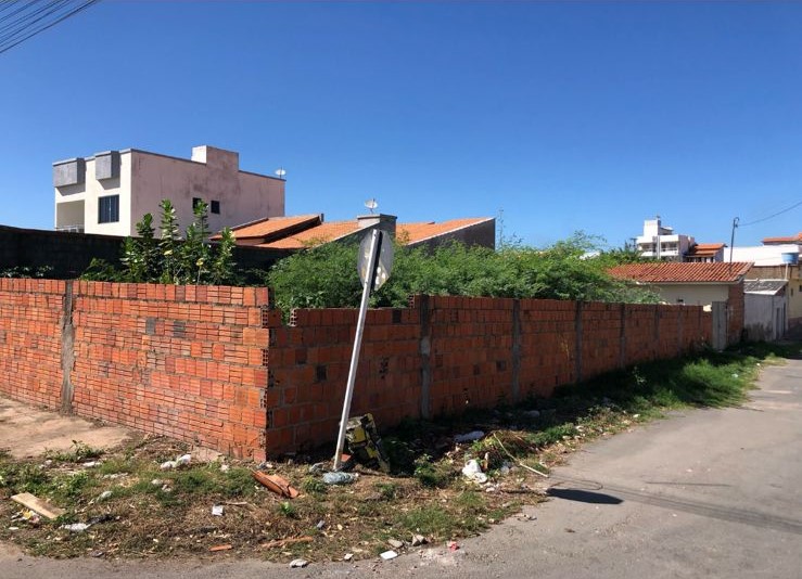 WhatsApp Image 2025 09 08 at 09.55.39 Seinfra Guanambi realiza fiscalização contra lotes abandonados no bairro Santo Antônio; multa será aplicada em caso de descumprimento