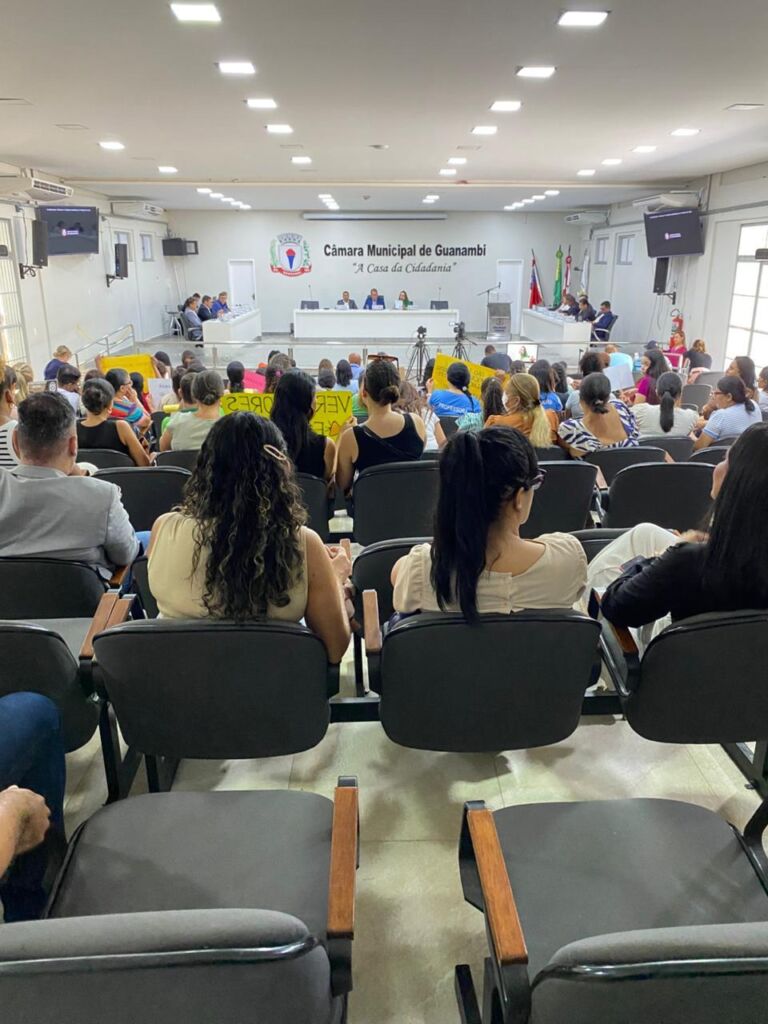 202510141312111760458331827570 Câmara de Guanambi aprova Projetos de Lei e celebra profissionais em Sessão Ordinária